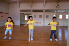 みんなで踊ると楽しいよ！