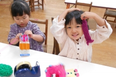 「ちっちゃい帽子！かわいいでしょ」