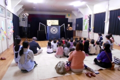 人形劇団クスクス　観劇　みんな夢中！